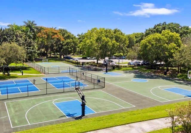 4275 Ironwood Ct, Weston, FL 33331