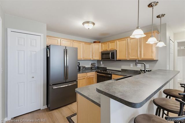 35104 Emma Circle, Walled Lake, MI 48390