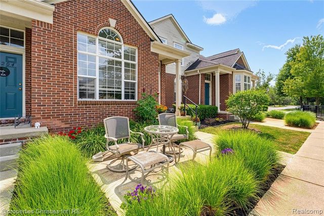 35104 Emma Circle, Walled Lake, MI 48390