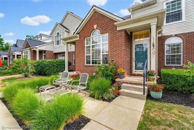 35104 Emma Circle, Walled Lake, MI 48390