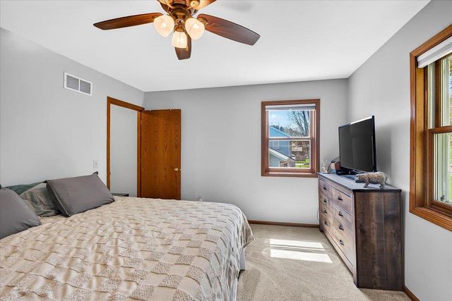 2037-2039 Continental Lane, Cross Plains, WI 53528