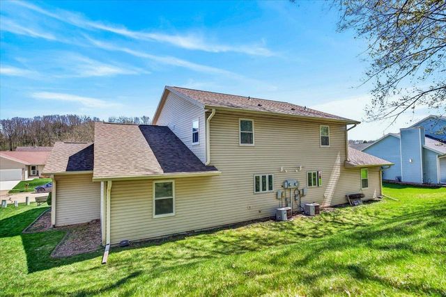 2037-2039 Continental Lane, Cross Plains, WI 53528