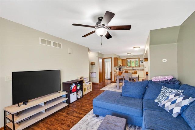2037-2039 Continental Lane, Cross Plains, WI 53528
