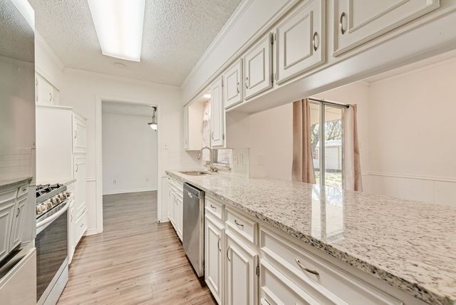 1038 Florence Drive, Duncanville, TX 75116