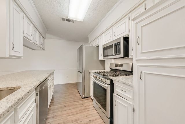 1038 Florence Drive, Duncanville, TX 75116