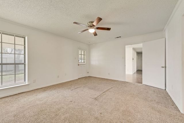 1038 Florence Drive, Duncanville, TX 75116