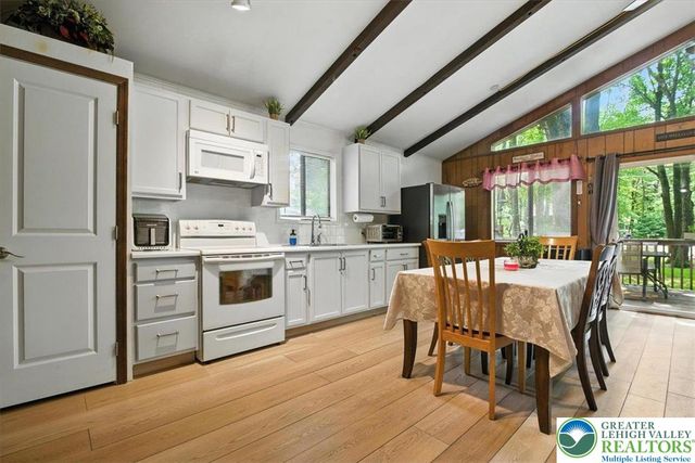 512 Southeast Old Stage Road South, Penn Forest Twp, PA 18210