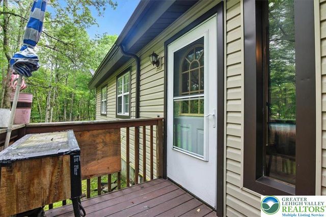 512 Southeast Old Stage Road South, Penn Forest Twp, PA 18210