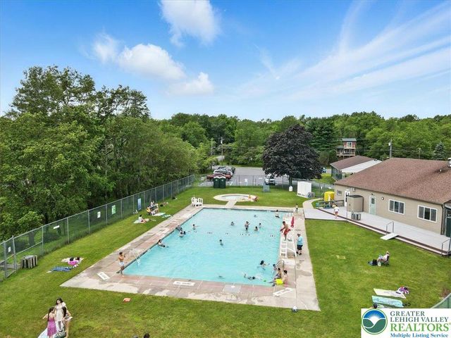 512 Southeast Old Stage Road South, Penn Forest Twp, PA 18210