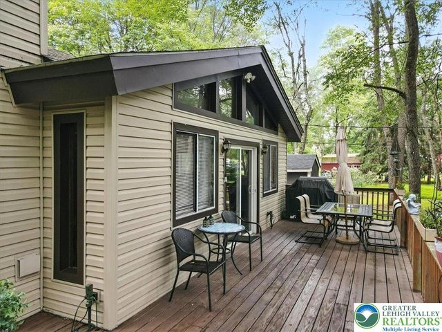 512 Southeast Old Stage Road South, Penn Forest Twp, PA 18210