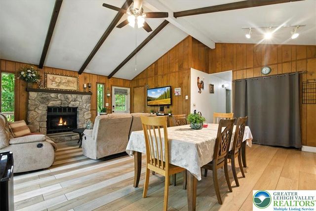 512 Southeast Old Stage Road South, Penn Forest Twp, PA 18210