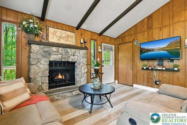 512 Southeast Old Stage Road South, Penn Forest Twp, PA 18210