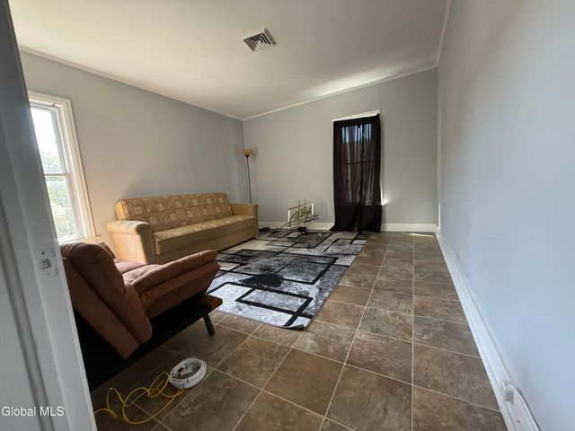 94 3rd Avenue, Gloversville, NY 12078
