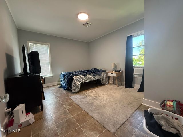 94 3rd Avenue, Gloversville, NY 12078