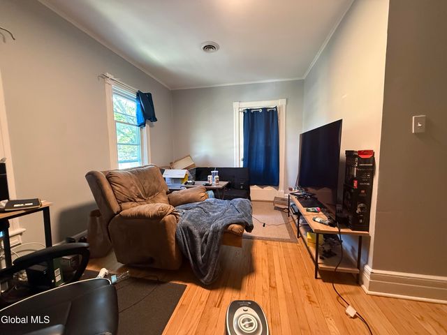 94 3rd Avenue, Gloversville, NY 12078