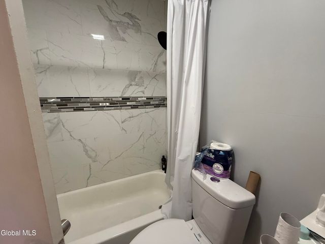 94 3rd Avenue, Gloversville, NY 12078