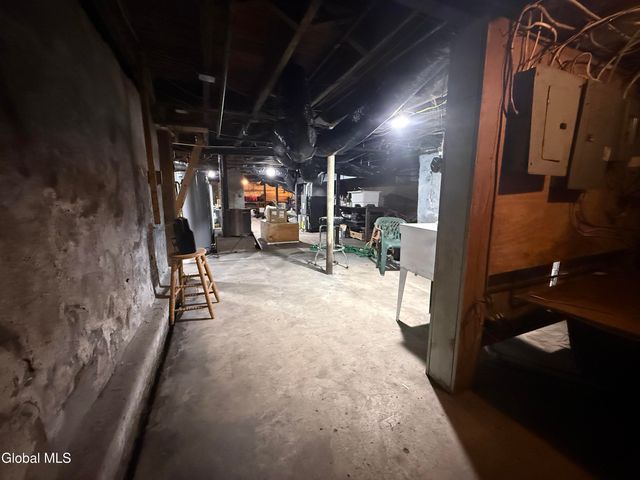 94 3rd Avenue, Gloversville, NY 12078