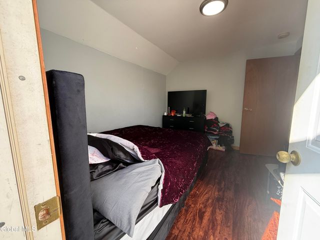 94 3rd Avenue, Gloversville, NY 12078