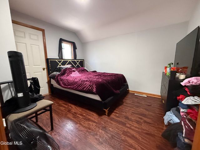 94 3rd Avenue, Gloversville, NY 12078