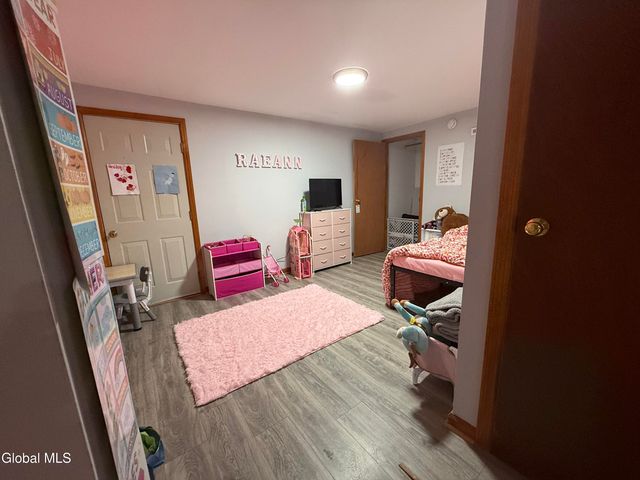 94 3rd Avenue, Gloversville, NY 12078