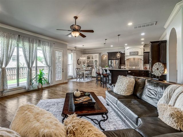 2709 Stetson Drive, Edmond, OK 73034