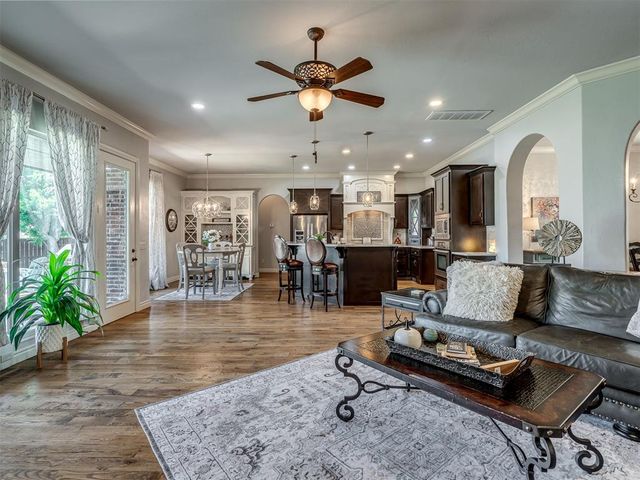 2709 Stetson Drive, Edmond, OK 73034
