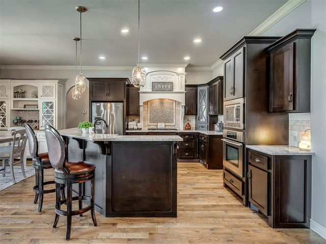 2709 Stetson Drive, Edmond, OK 73034