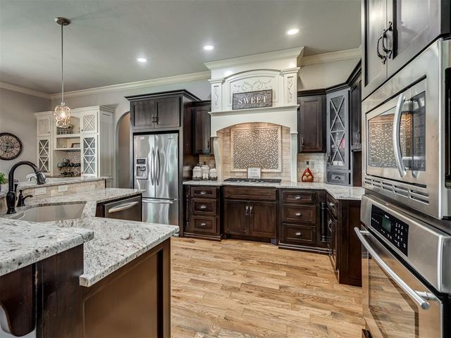 2709 Stetson Drive, Edmond, OK 73034