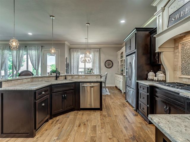 2709 Stetson Drive, Edmond, OK 73034