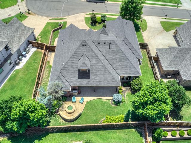 2709 Stetson Drive, Edmond, OK 73034
