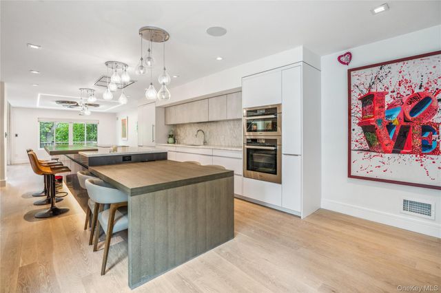 23 Estates Terrace N, Manhasset, NY 11030