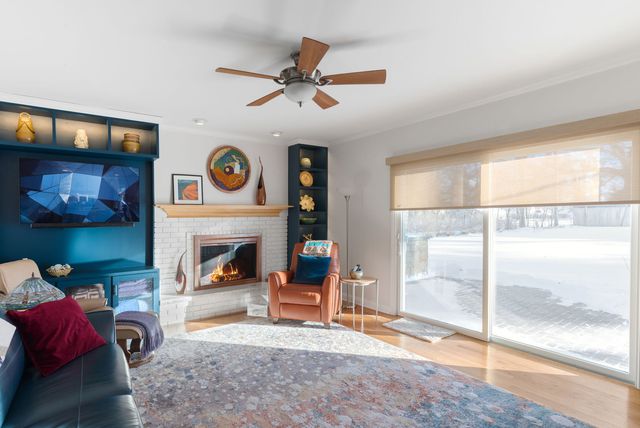 4907 Valerie Drive, Crystal Lake, IL 60014