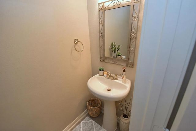 2146 Stacy Knoll, Houston, TX 77008