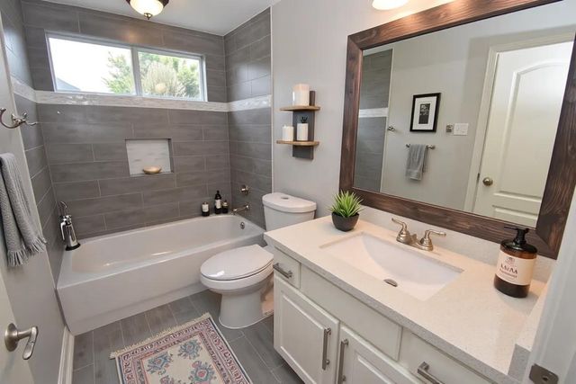 2146 Stacy Knoll, Houston, TX 77008