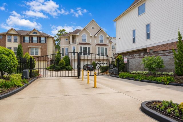 2146 Stacy Knoll, Houston, TX 77008