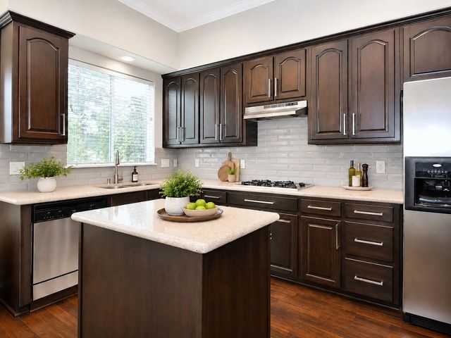 2146 Stacy Knoll, Houston, TX 77008