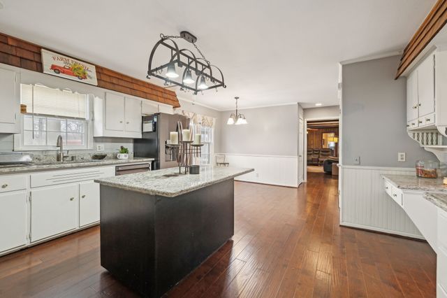 1311 Academy Rd, Portland, TN 37148