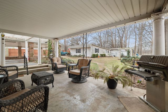 1311 Academy Rd, Portland, TN 37148