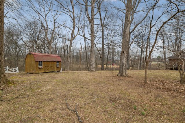 1311 Academy Rd, Portland, TN 37148