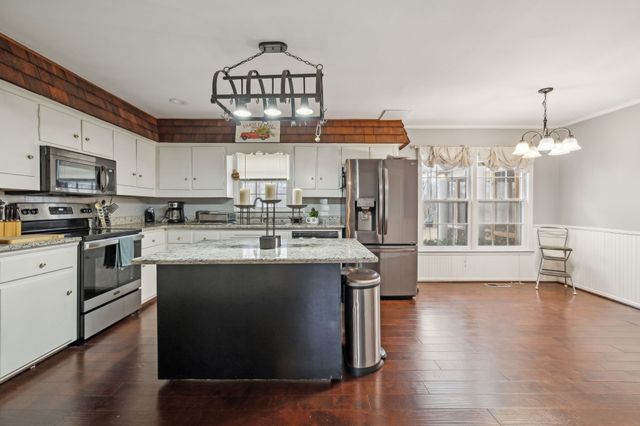 1311 Academy Rd, Portland, TN 37148