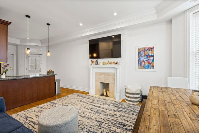 1709 N Crilly Court 4W, Chicago, IL 60614