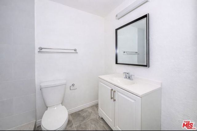 18530 Hatteras Street 130, Tarzana, CA 91356