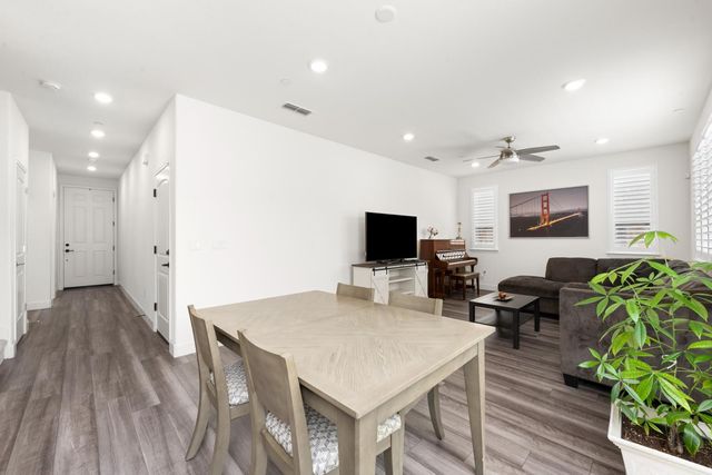 4444 Sanderson Dr, Folsom, CA 95630