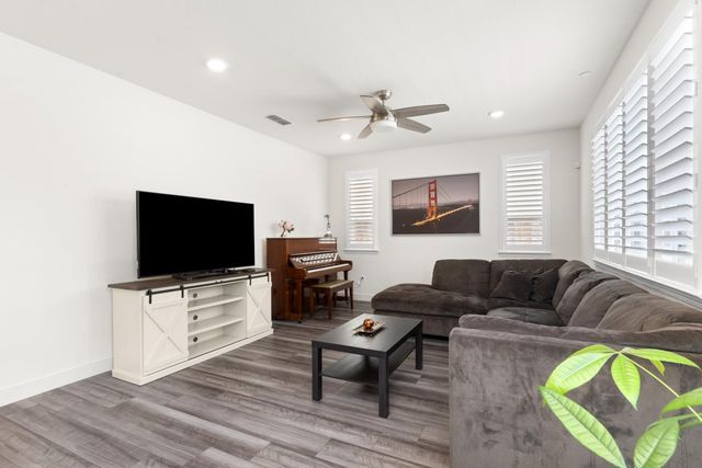 4444 Sanderson Dr, Folsom, CA 95630