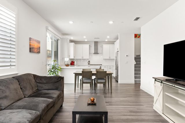 4444 Sanderson Dr, Folsom, CA 95630