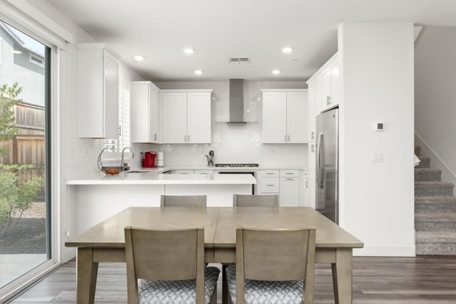 4444 Sanderson Dr, Folsom, CA 95630