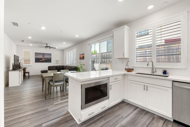 4444 Sanderson Dr, Folsom, CA 95630