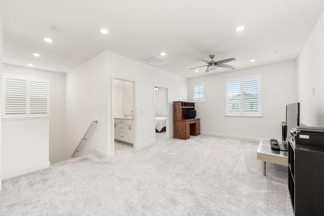 4444 Sanderson Dr, Folsom, CA 95630