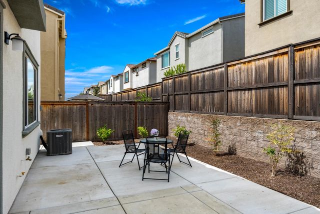 4444 Sanderson Dr, Folsom, CA 95630