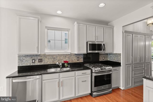 25941 HARTWOOD DRIVE, Chantilly, VA 20152